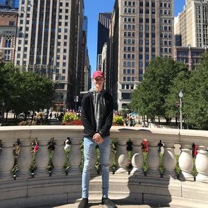 Meet your Posher, Logan